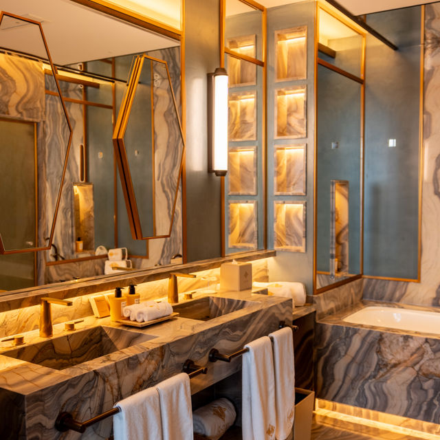 Coya Suite Bathroom